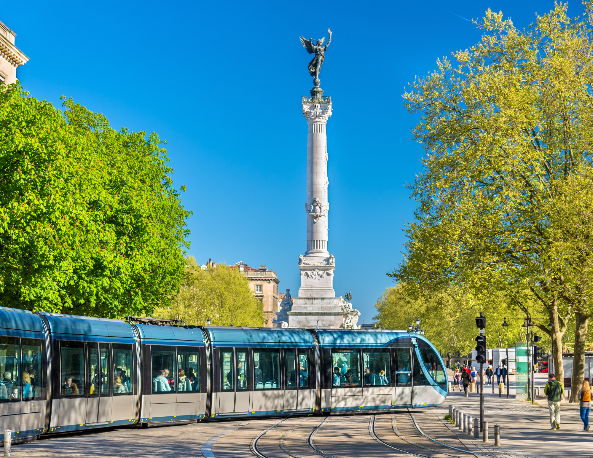 Bordeaux Travel Guide-6.png